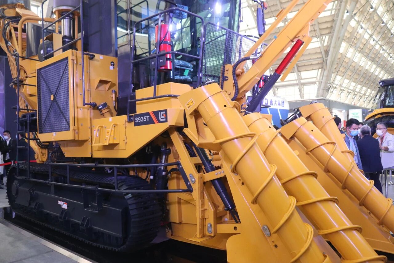 德宏州舉辦2025年甘蔗生產全程機械化推廣縣項目技術培訓