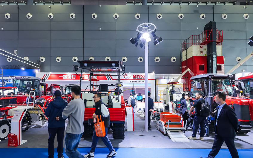 威海農(nóng)機發(fā)展中心開展節(jié)前農(nóng)機聯(lián)合執(zhí)法暨安全宣傳活動