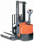 美國豐田叉車(TOYOTA)2500磅步行式全自動電動堆高機(jī)